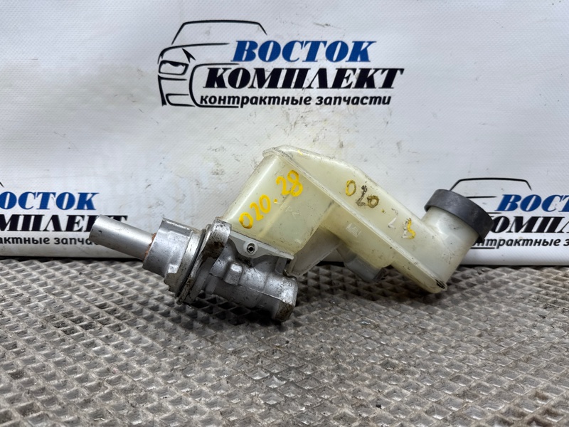 Главный тормозной цилиндр Toyota Vitz SCP90 2SZ-FE