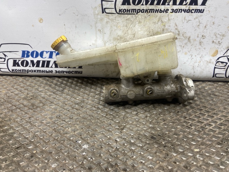 Главный тормозной цилиндр Nissan Serena 2004 TNC24 QR20DE