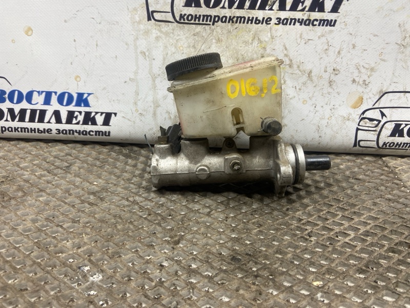 Главный тормозной цилиндр Nissan Cefiro A33 VQ20DE