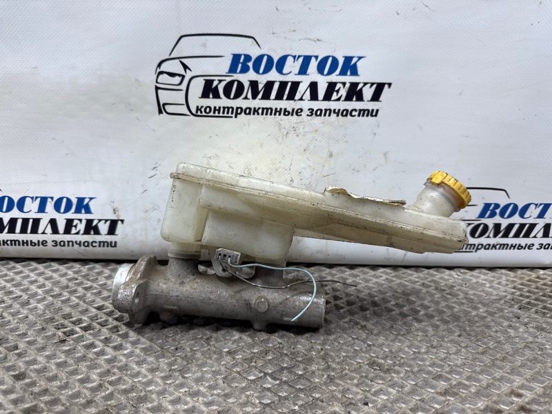 Главный тормозной цилиндр Nissan Serena TC24 QR20DE