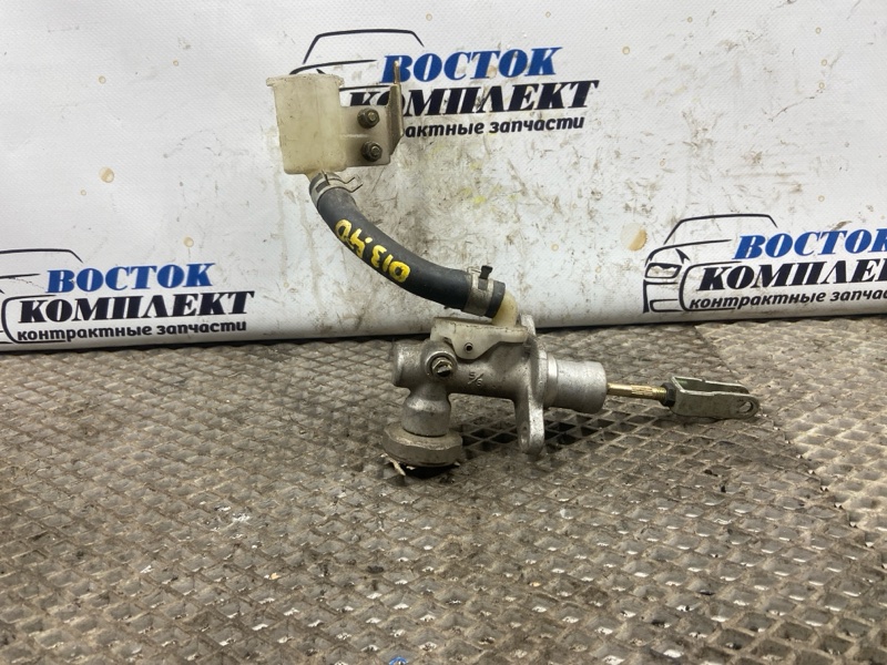 Главный цилиндр сцепления Nissan Wingroad 2005 WFY11 QG15DE