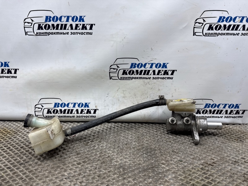 Главный тормозной цилиндр Nissan Serena C25 MR20DE