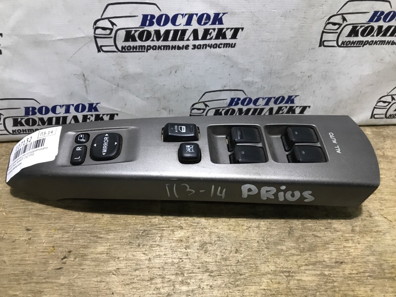 Блок управления стеклоподъемниками Toyota Prius NHW20 1NZ-FXE перед прав