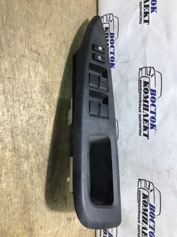 Блок управления стеклоподъемниками Toyota Ractis NCP100 1NZ-FE перед прав