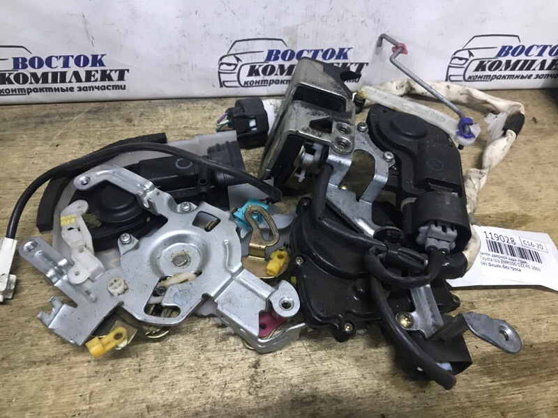 Замок дверной Toyota Isis 2005 ZNM10G 1ZZ-FE зад прав