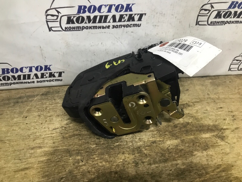 Замок дверной Nissan Lafesta 2005 B30 MR20DE перед лев