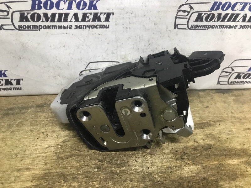 Замок дверной Nissan Note E11 HR15DE перед лев