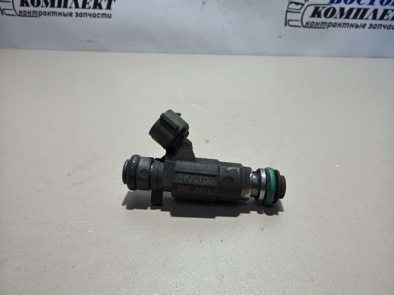 Форсунка топливная Nissan Serena TC24 QR20DE