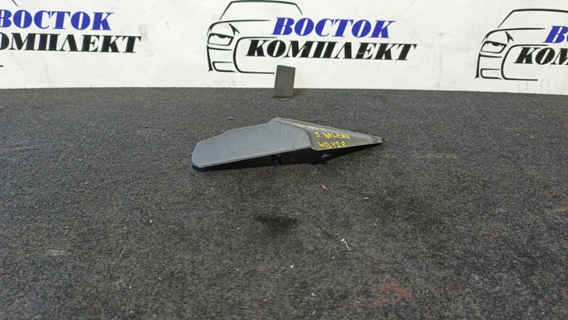 Решетка под лобовое стекло Suzuki Baleno WB42S K10C перед прав