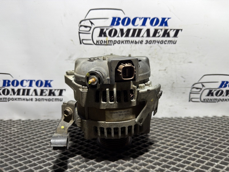 Генератор Toyota Noah 2005 AZR65 1AZ-FSE