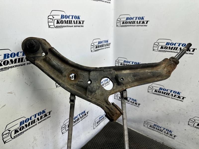 Рычаг подвески Honda Stepwgn 1999 RF1 B20B перед прав
