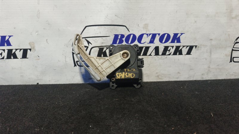 Сервопривод заслонок печки Toyota Corolla Spacio ZZE122N 1ZZ-FE