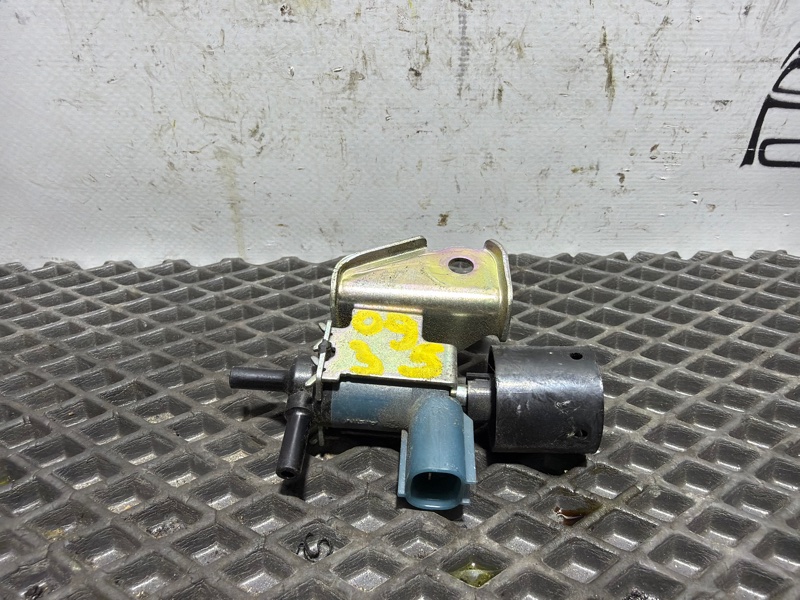 Датчик вакуумный Toyota Voxy ZRR70G 3ZR-FAE