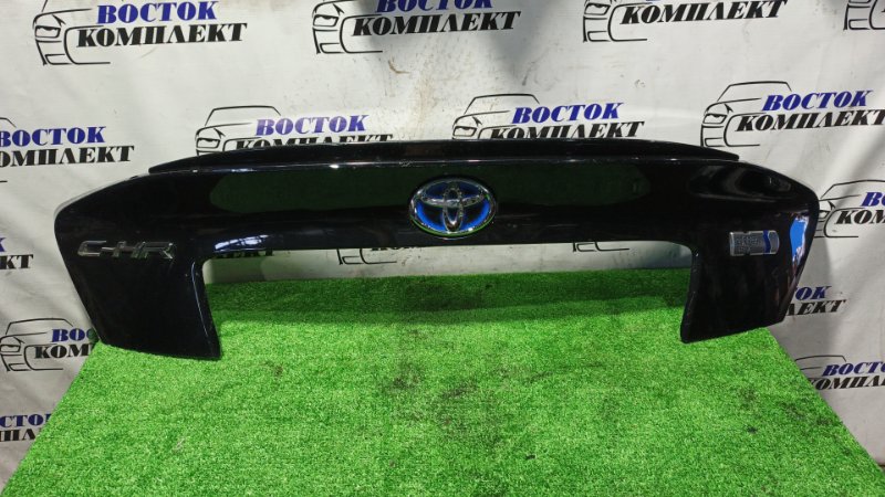 Накладка на дверь багажника Toyota C-HR ZYX10 2ZR-FXE