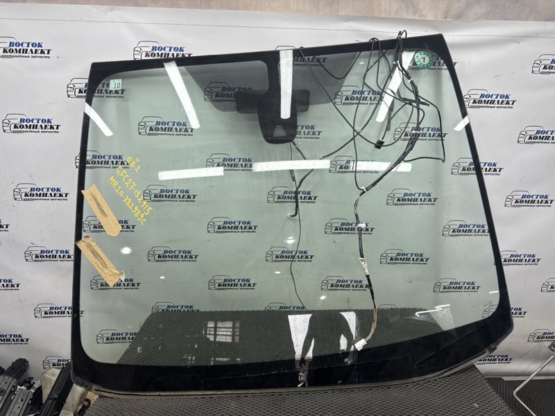 Стекло лобовое Nissan Serena GFC27 MR20DD