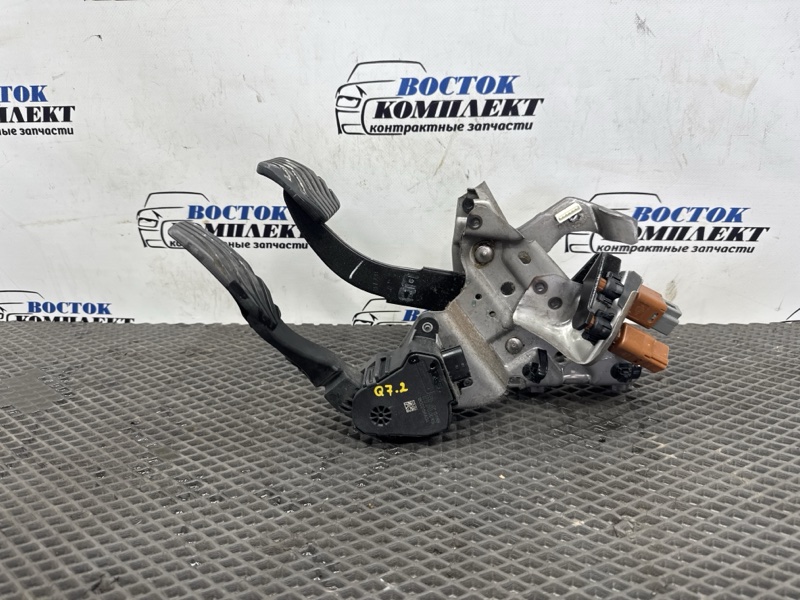 Педаль Nissan Serena GFC27 MR20DD