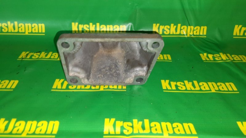 Кронштейн правый GS300 2008 GRS190L 3GR-FSE