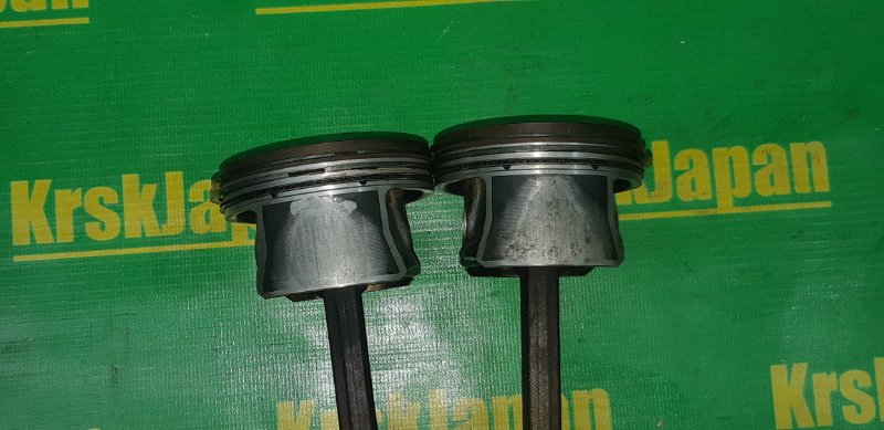 Поршень с шатуном Yeti 2011 5L CBZB