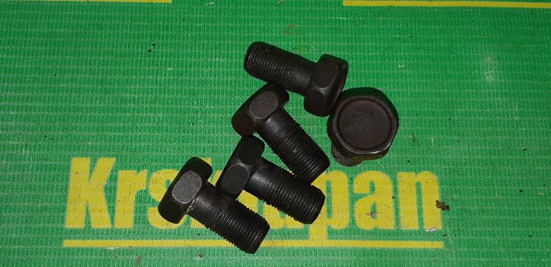 Болт маховика Mazda BT-50 2010 UN8F1 WLAA G60111511 контрактная