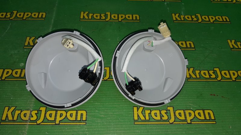 Крышка фары Toyota Passo KGC10 1KR-FE