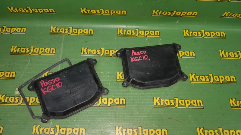 Крышка фары Toyota Passo 2007 KGC10 1KR-FE 90075-67003 контрактная