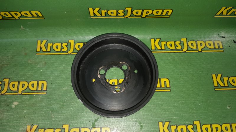 Шкив помпы Audi A4 B7 Шкив помпы Audi A4 B7