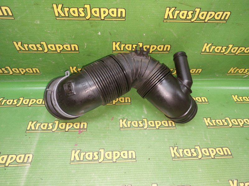 Патрубок воздушного фильтра Volkswagen Passat 2011 B7 CFFB 3C0129654AJ контрактная
