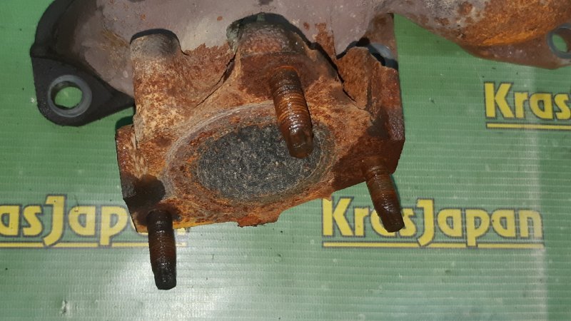 Коллектор выпускной левый Nissan Cefiro PA33 VQ25DD Коллектор выпускной левый Nissan Cefiro PA33 VQ25DD