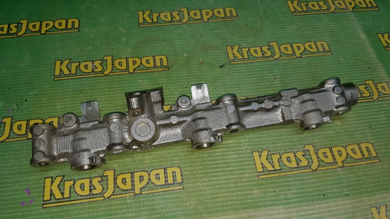 Топливная рейка левая Mark X 2005 GRX130 4GR-FSE Топливная рейка левая Mark X 2005 GRX130 4GR-FSE