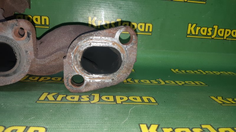 Коллектор выпускной Cefiro 2002 A33 VQ20DE