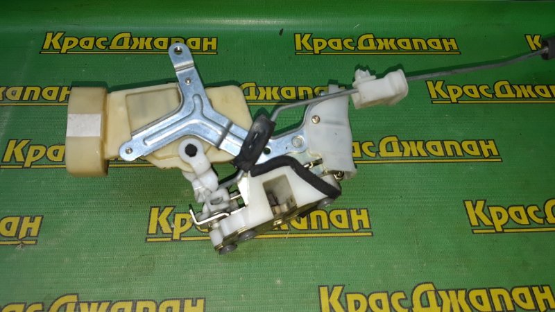 Замок дверной передний правый Vitz 2002 SCP10 1SZ-FE