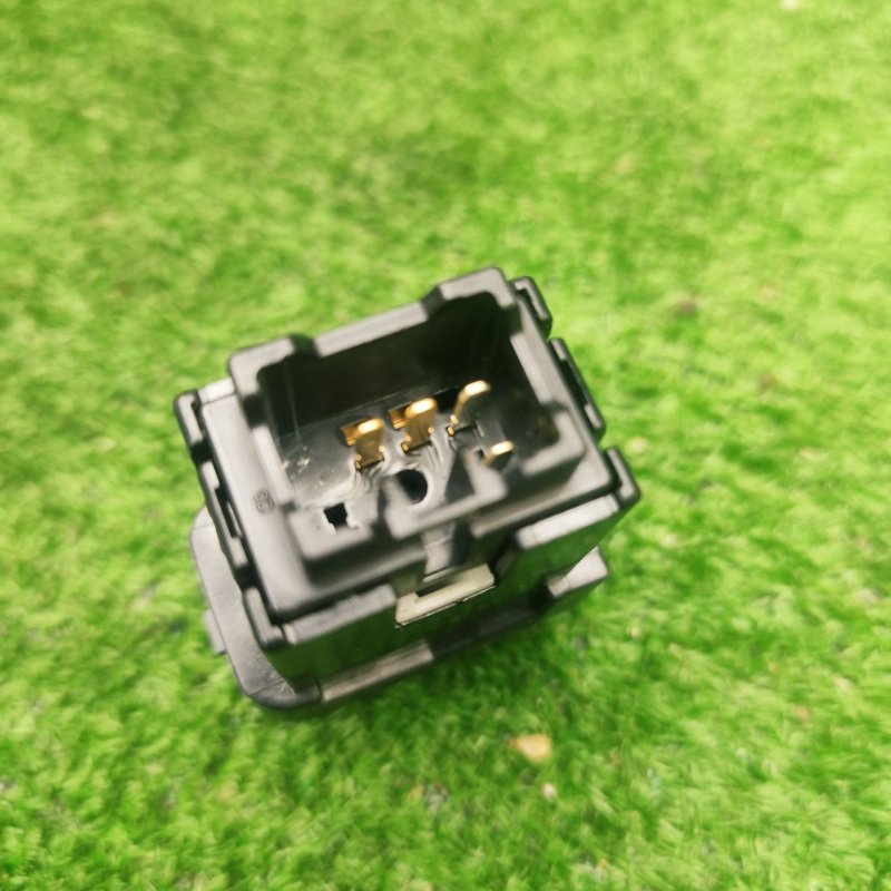 Кнопка режимов АКПП передняя SUZUKI Grand Vitara/escudo TD54 TDA4 TD94 J20A H27A J24B Кнопка режимов АКПП передняя SUZUKI Grand Vitara/escudo TD54 TDA4 TD94 J20A H27A J24B