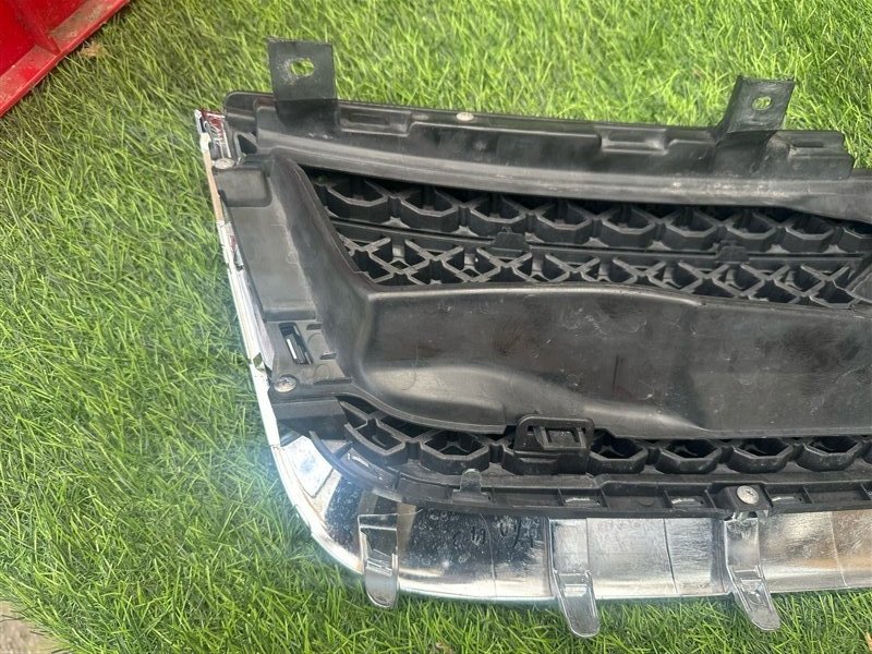Решетка радиатора ESCUDO 2012 TDA4W J24B