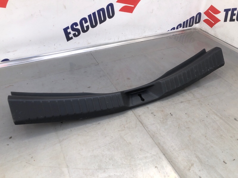 Запчасть накладка замка багажника MAZDA CX-5 2017 KF5P PY-VPS KB7W68894 контрактная Накладка замка багажника MAZDA CX-5 2017 KF5P PY-VPS KB7W68894 контрактная
