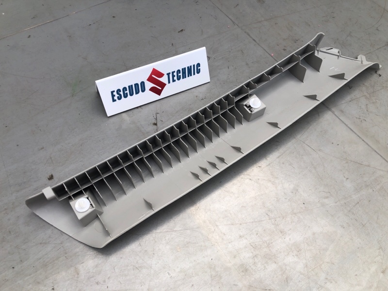 Накладка стойки правая TOYOTA SUCCEED NCP165 1NZ-FE