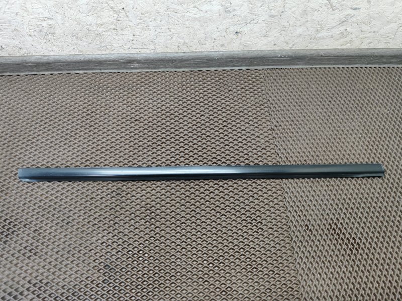 Накладка стекла переднего правого Kia Spectra 2007 SD S6D 0K2A158810 Б/У