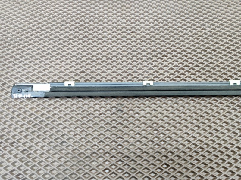 Накладка стекла переднего правого Spectra 2007 SD S6D