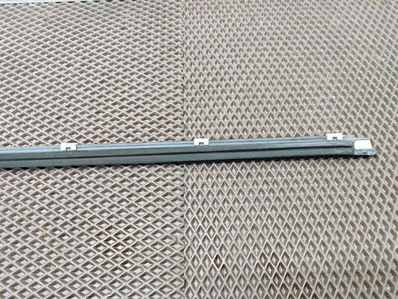 Накладка стекла переднего правого Spectra 2007 SD S6D