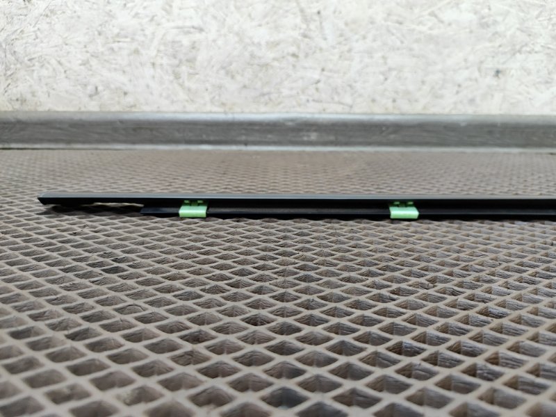 Накладка стекла переднего правого Spectra 2007 SD S6D