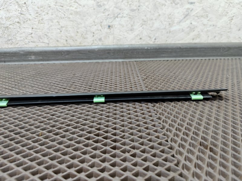 Накладка стекла переднего правого Spectra 2007 SD S6D