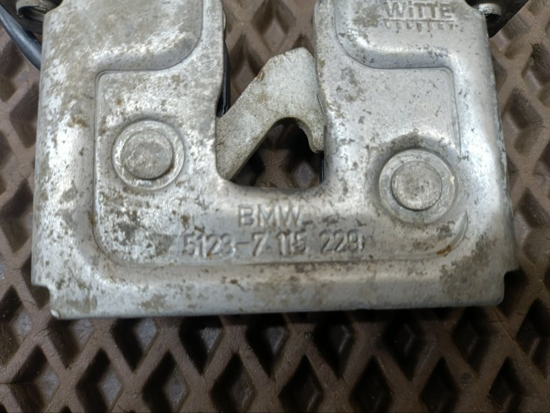 Замок капота BMW 3-series E90 N52B30