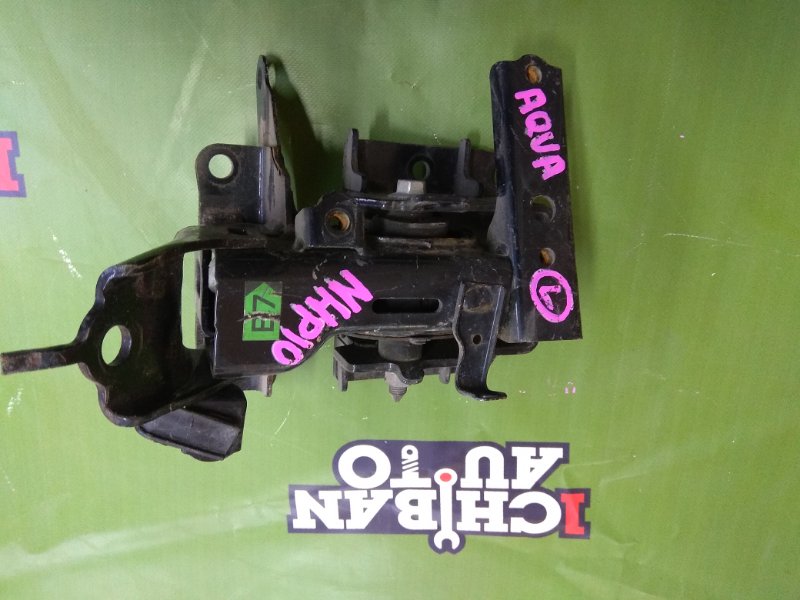 Запчасть подушка кпп передняя левая TOYOTA AQUA NHP10 1NZ-FE 12372-21360 Б/У Подушка кпп передняя левая TOYOTA AQUA NHP10 1NZ-FE 12372-21360 Б/У
