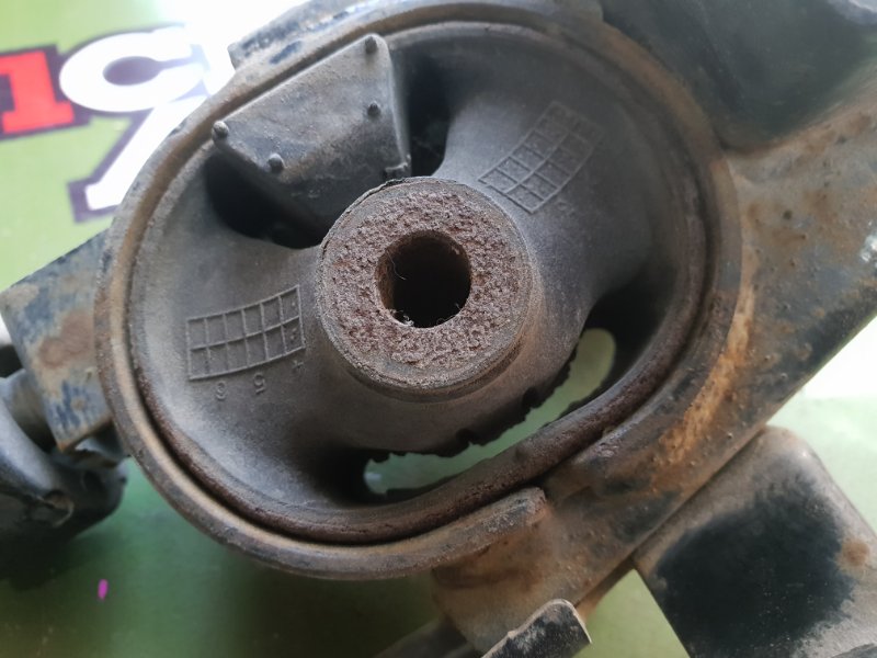 Подушка кпп передняя левая COROLLA AXIO NZE141 1NZ-FE Подушка кпп передняя левая COROLLA AXIO NZE141 1NZ-FE