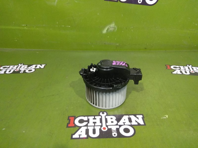 Запчасть мотор печки SUZUKI SWIFT ZD72S 7415063J00 контрактная Мотор печки SUZUKI SWIFT ZD72S 7415063J00 контрактная