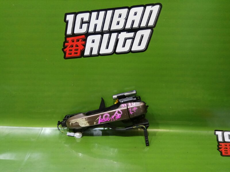 Запчасть ручка двери внешняя передняя левая TOYOTA NOAH ZWR80 69210-28090 контрактная Ручка двери внешняя передняя левая TOYOTA NOAH ZWR80 69210-28090 контрактная