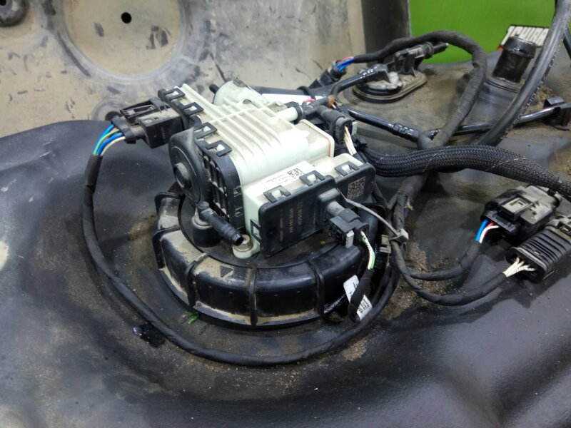 Бак мочевины ML350 W166 Бак мочевины ML350 W166
