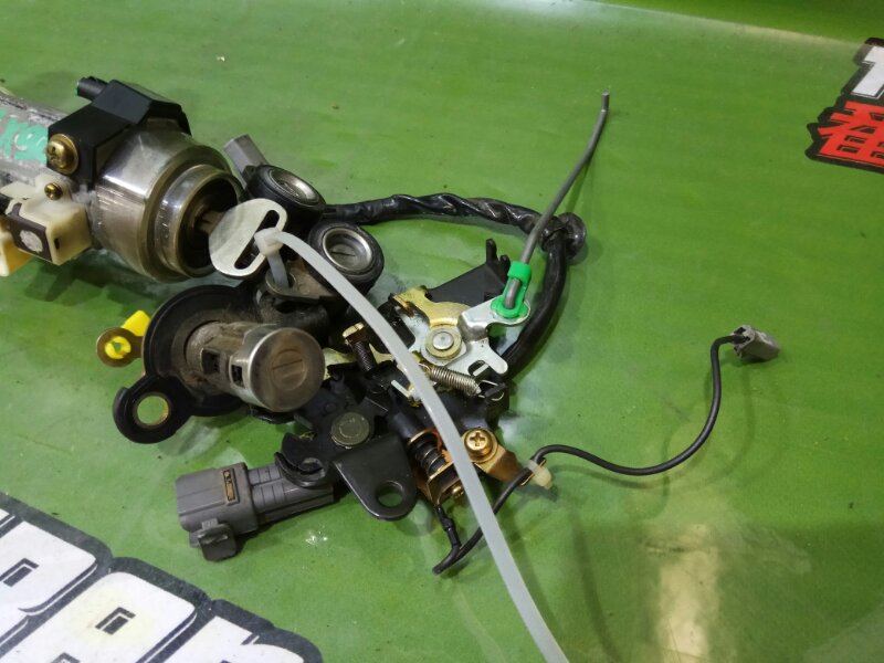 Замок зажигания MARK II JZX90 Замок зажигания MARK II JZX90