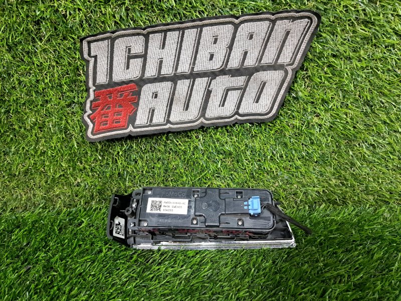 Блок упр. стеклоподьемниками передний левый XJ 2010 X351 306DT