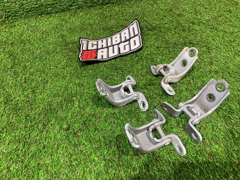 Петля дверная передняя RSX 2002 DC5 K20A3