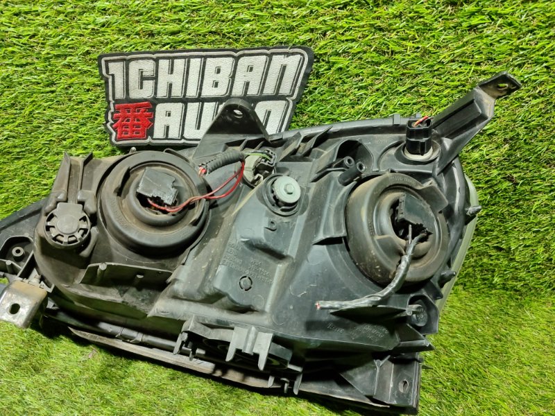 Фара передняя правая RSX 2002 DC5 K20A3 Фара передняя правая RSX 2002 DC5 K20A3